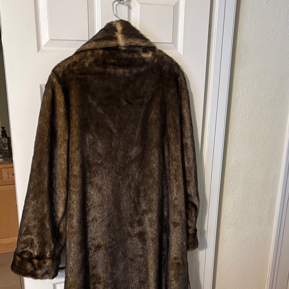 Dennis Basso Brown Faux Fur Coat - Picture 4 of 9